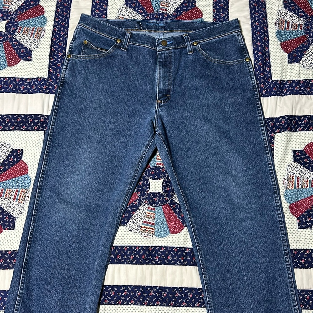 36/30Wrangler “Premium Performance cowboy cut” bootcut Jeans